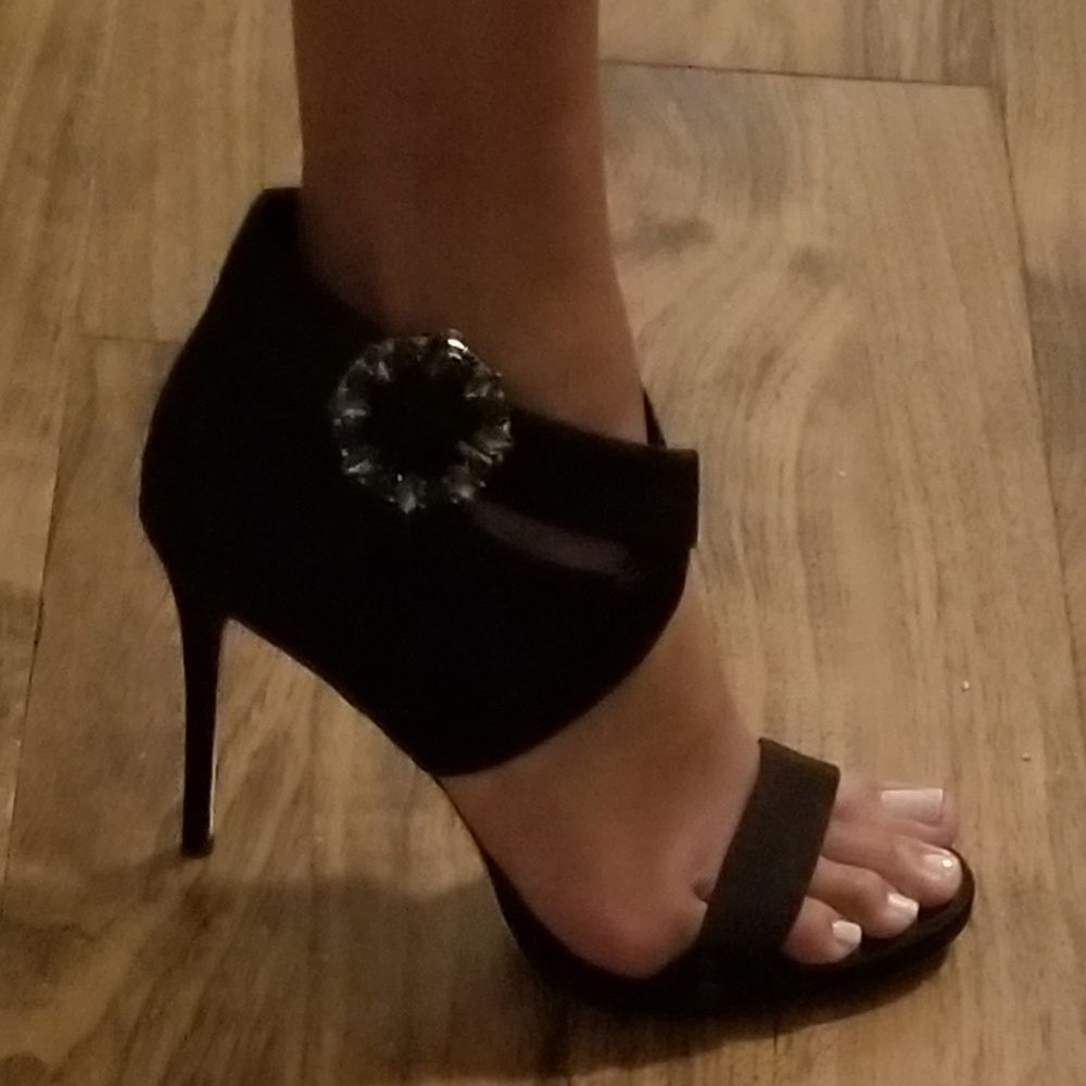 RESERVED Vince Camuto